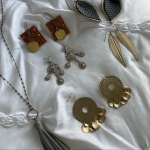 Assorted Jewelry Bundle - Earrings & Necklace